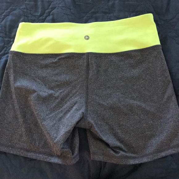 Yoga shorts - Picture 3 of 5